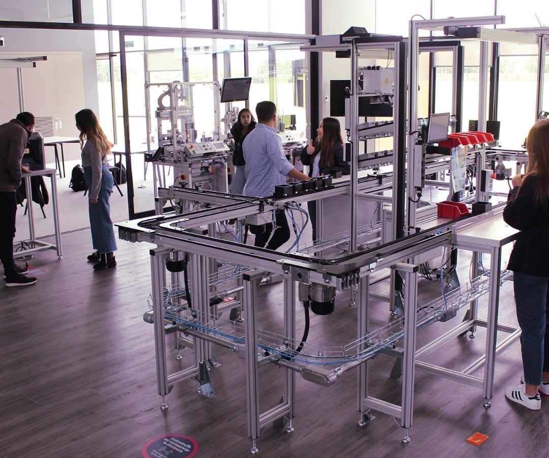 Laboratorio Smart Logistics, planta de producción a escala-conectado con tecnología 4.0