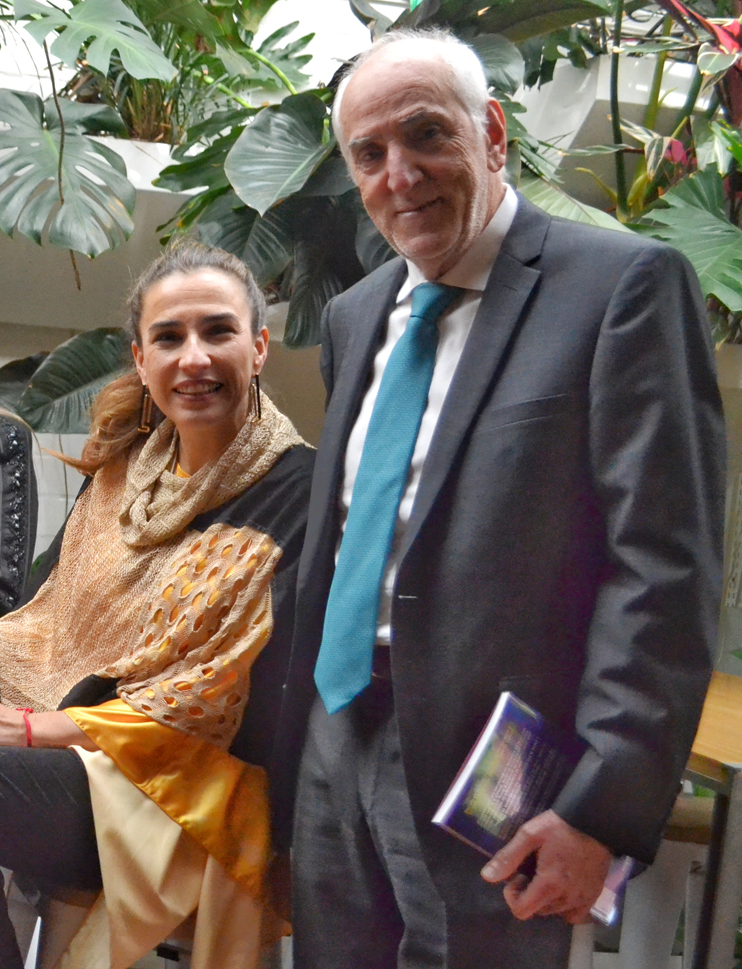 Silvia Yepes, directora del Instituto Latinoamericano del Agua; en compañía del empresario Jacky Khoudari, durante el evento.