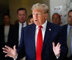 Juez destaca los comentarios "despectivos" de Trump en el caso de las elecciones