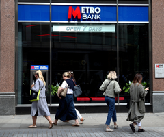 Fachada de un Metro Bank en Londres