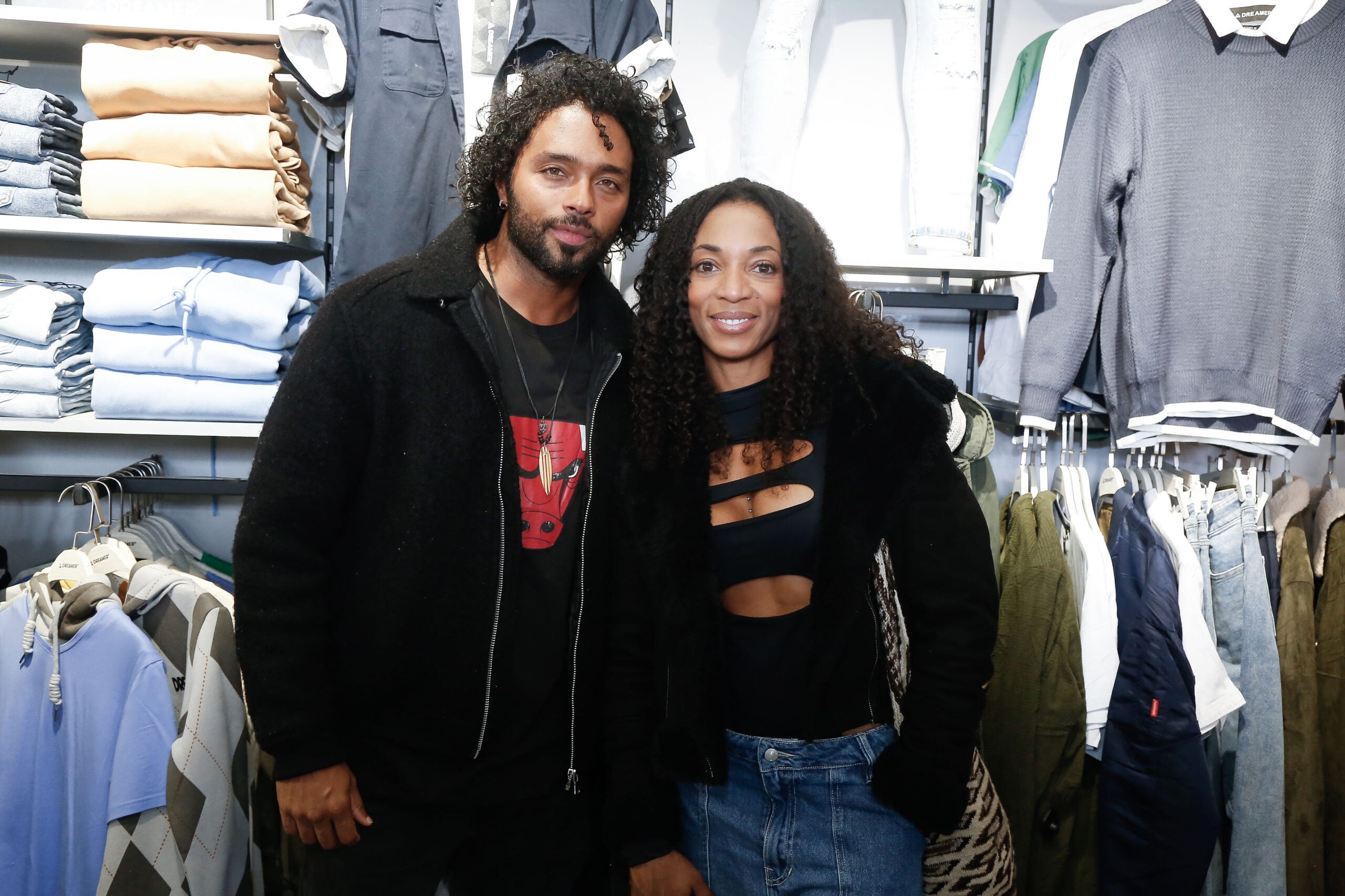 Jair Romero y Nina Caicedo entre los asistentes