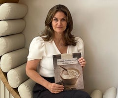 Denise Camhi, socia fundadora y gerente de la pastelería Myriam Camhi Denise Camhi, socia fundadora y gerente de la pastelería Myriam Camhi