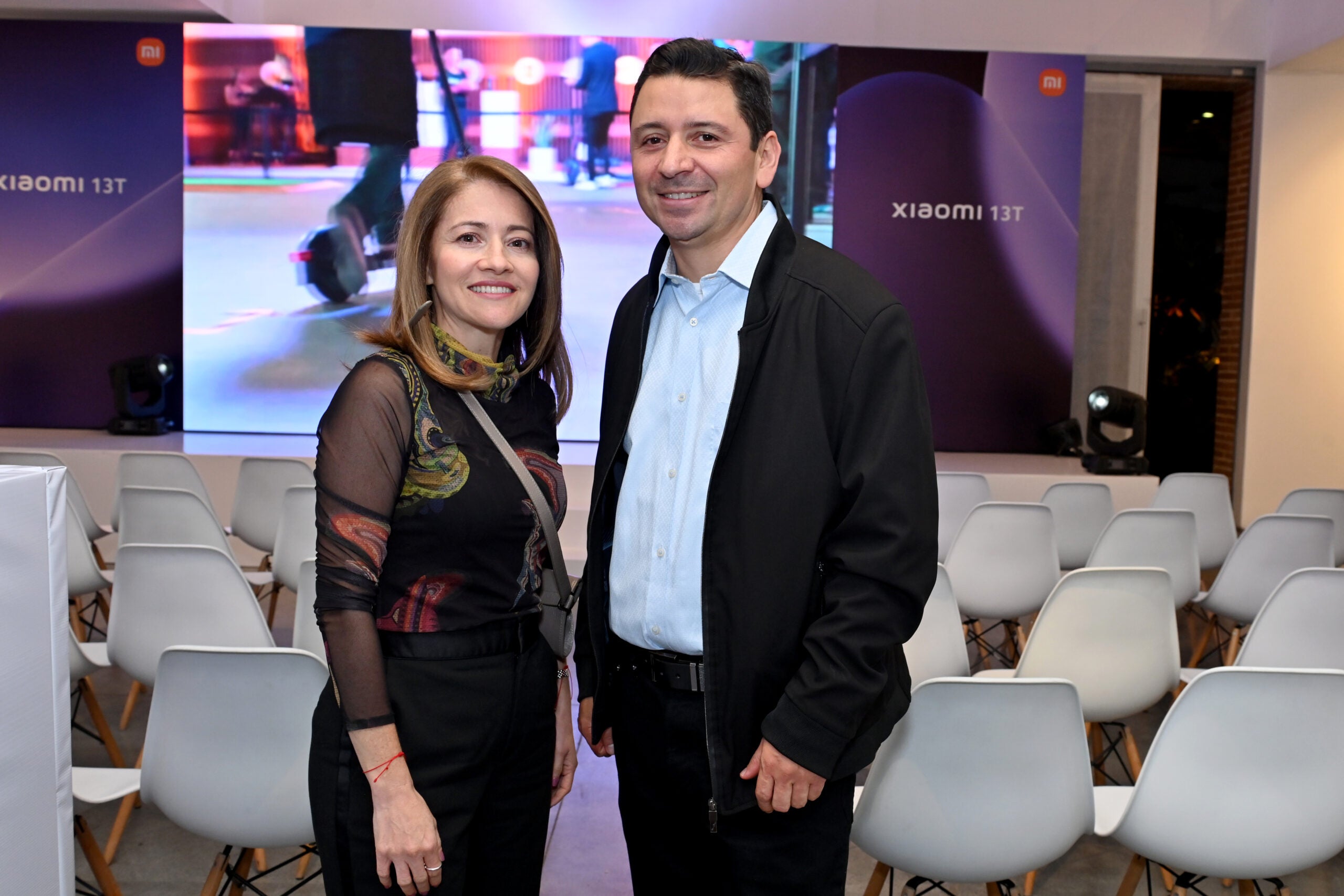 Adriana Charry y Alexander Rojas, en el evento de Xiaomi