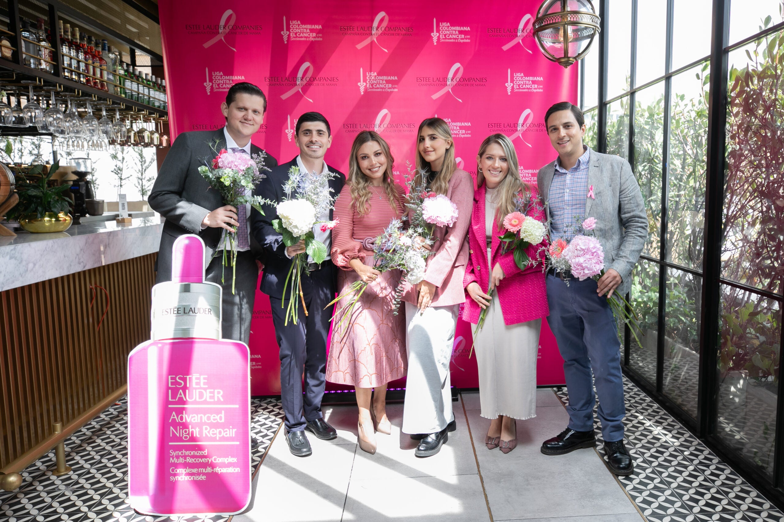 Gustavo Guevara, Julián López, Lorena Salgado, Marianna Issa, Natalia Ramirez y Sebastian Guerrero, del equipo de Estée Lauder