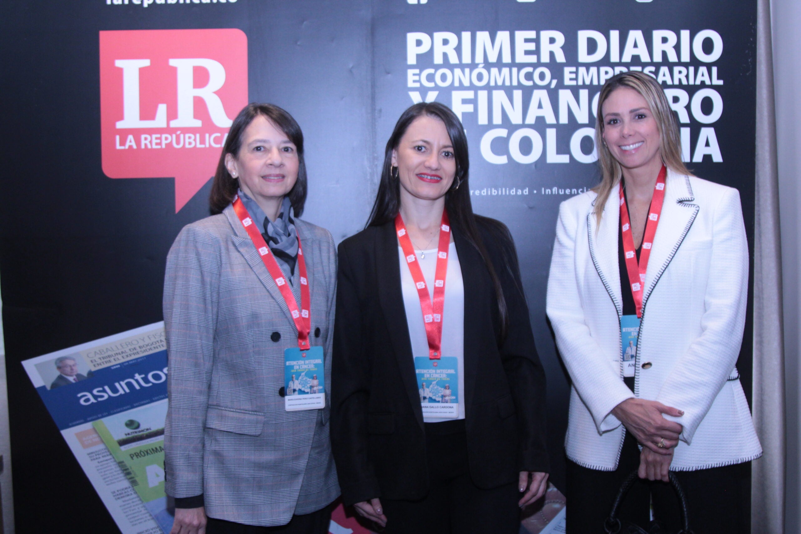 María Eugenia Pérez, coordinadora Admin. Oncología de Méderi; Eliana Gallo, jefe de Oncología de Méderi; y Ángela Cruz, de Amgen.