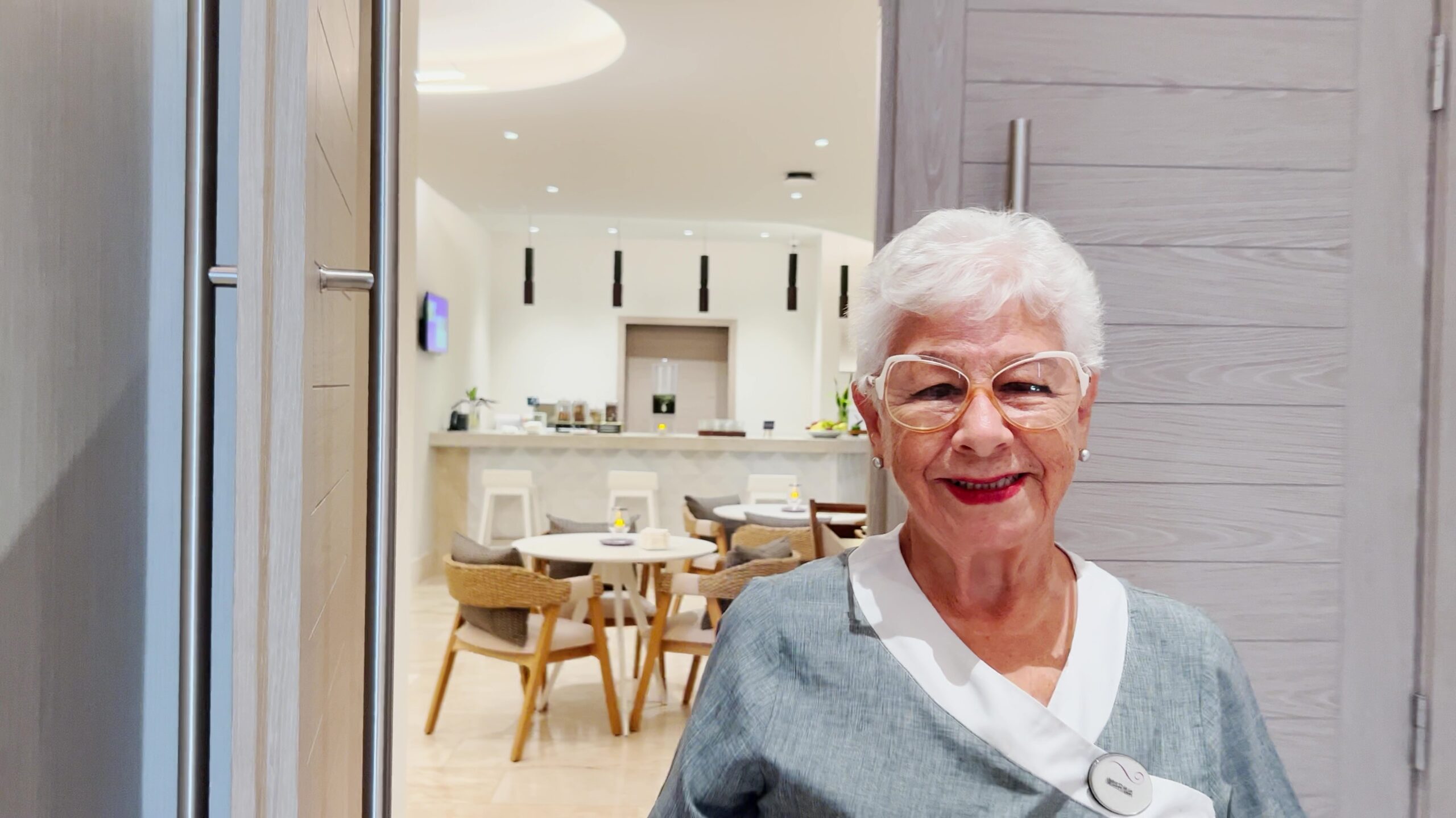 Hoteles de Inclusive Collection en Cancún presentaron un programa que le da a los adultos mayores la oportunidad de seguir participando activamente de diferentes tareas de la hospitalidad. Respetando horarios o sin que tengan esfuerzos que afecten su salud. 