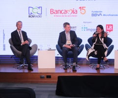 Mario Pardo, presidente ejecutivo de Bbva; Jeremiah Carew, subdirector de Usaid y Paola Arias, directora de Banca de las Oportunidades