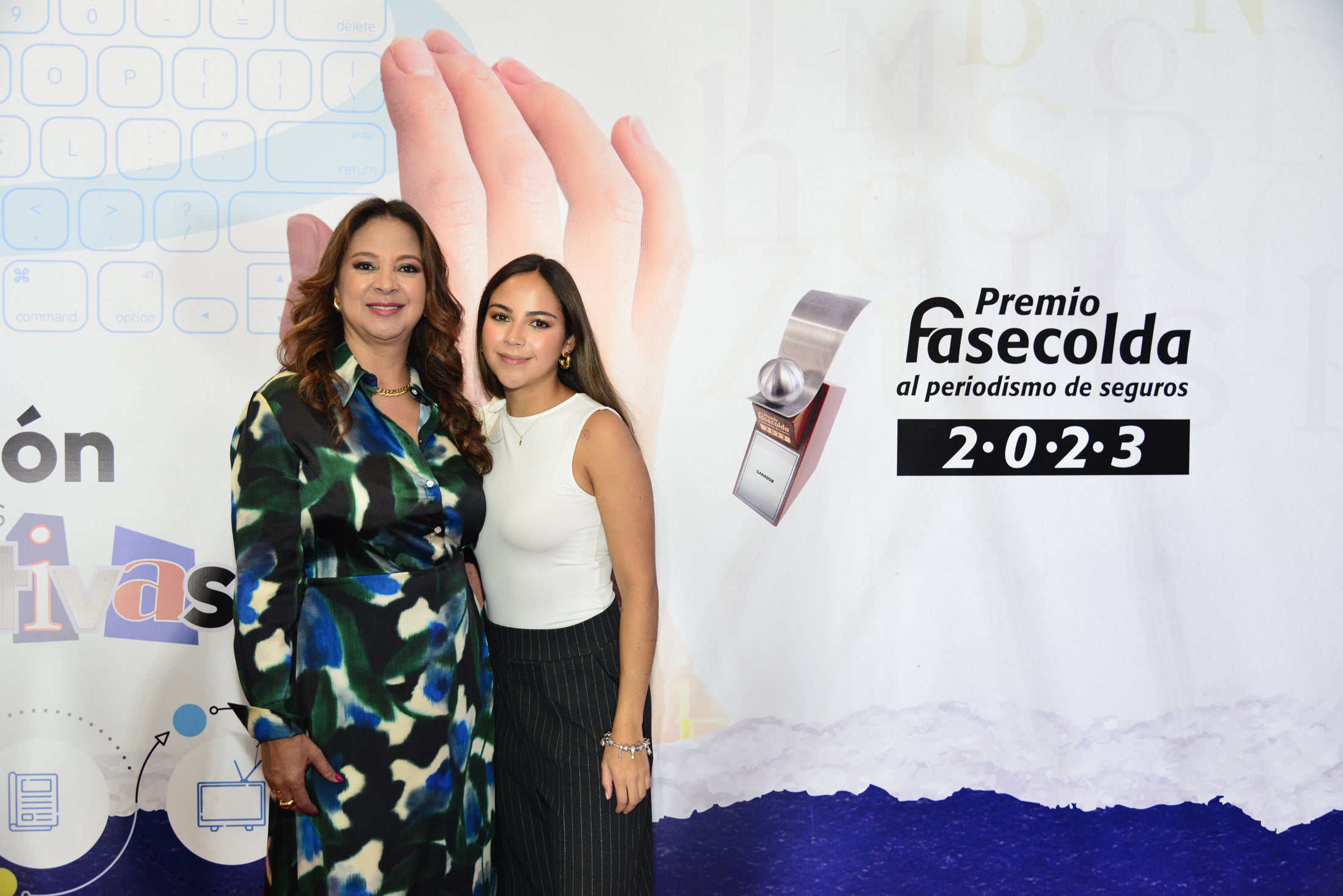 Íngrid Vergara; dir. de comunicaciones y asuntos corporativos de Fasecolda, e Isabella Ossa, también asistieron al evento.