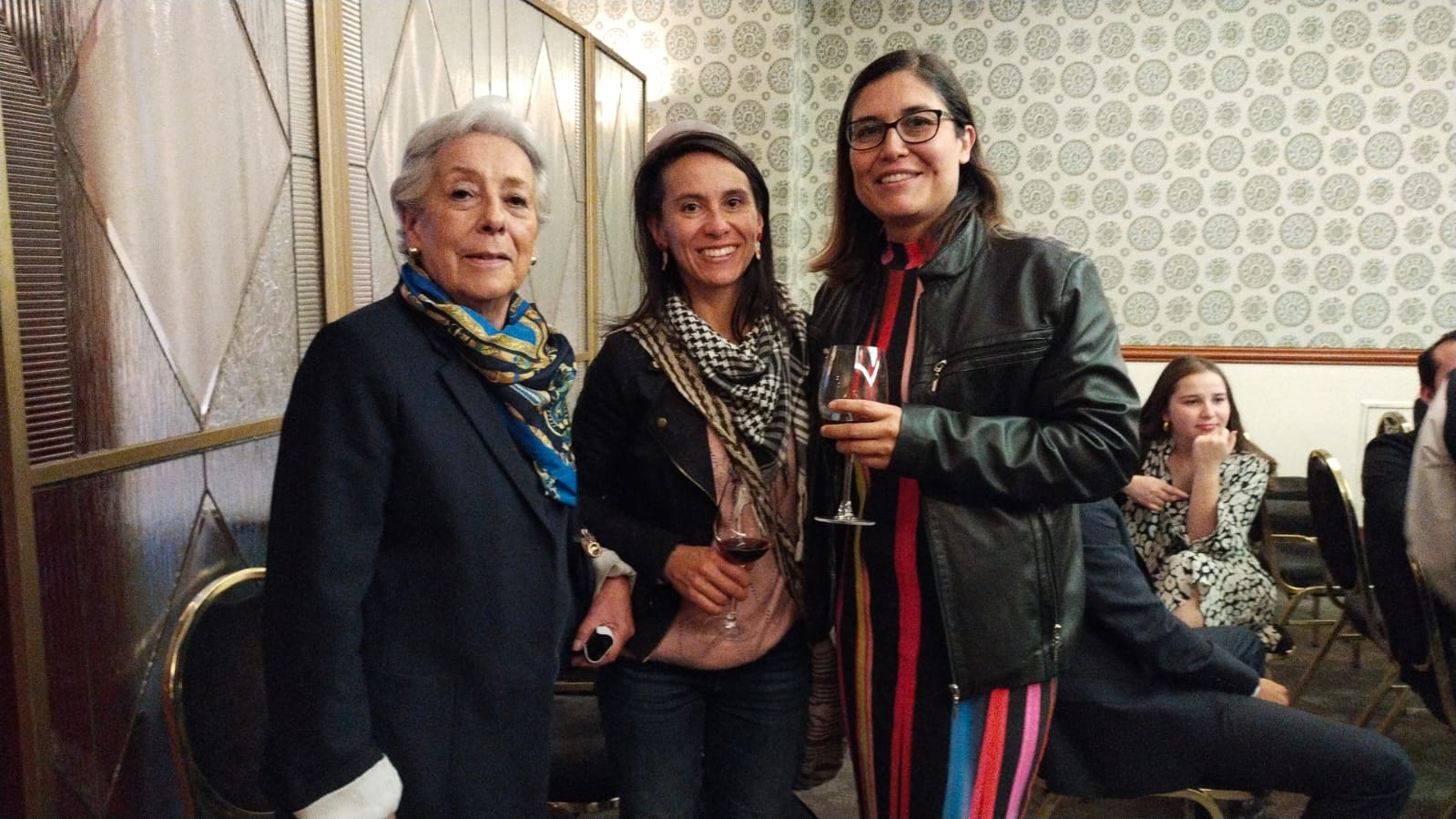 Maria Elisa Bernal, de la Junta Directiva Transparencia Internacional; Cecilia Gaitán Hidalgo, psicóloga clínica; y Rocío Ocampo, hija y politóloga