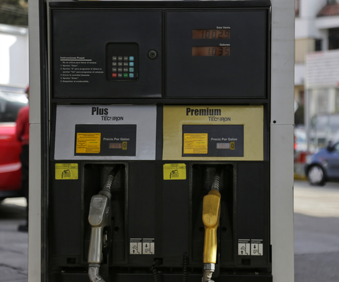 Analistas aseguran que el precio de la gasolina corriente estaría subsidiando al Acpm