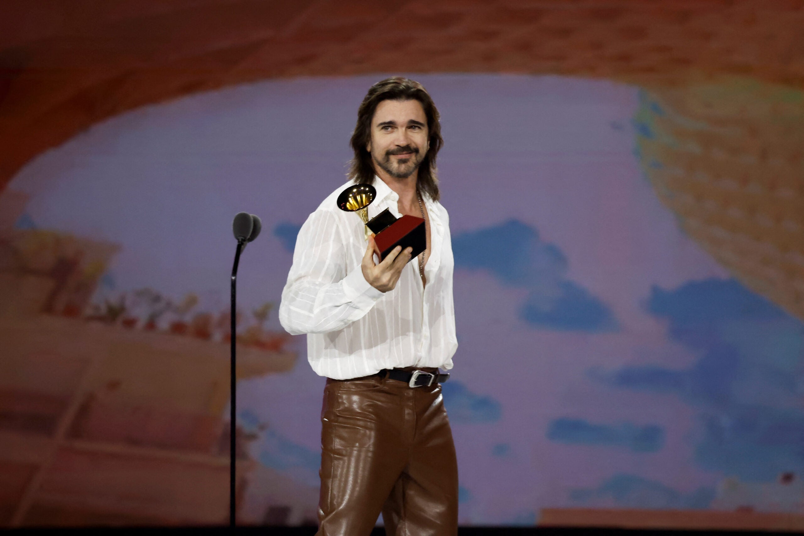 Juanes recibió el premio a 'Mejor Álbum de Pop/Rock con 'Vida Cotidiana'