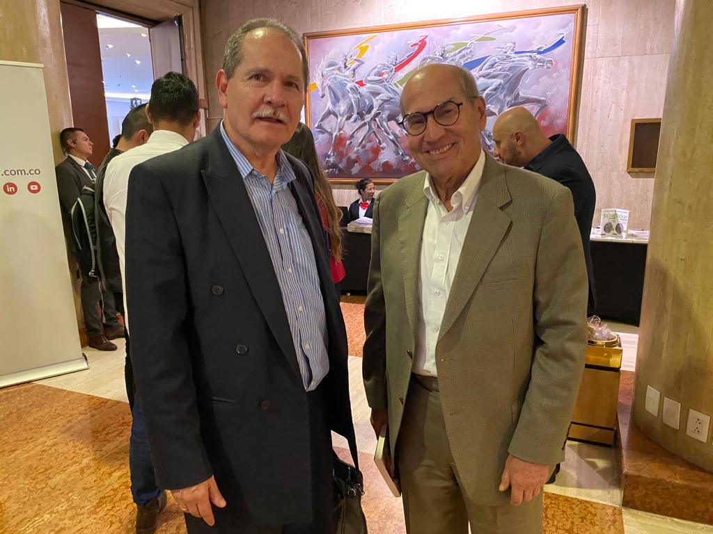 Gustavo García, profesor U. Militar, y Mauricio Fernández, junta directiva de Banco Popular