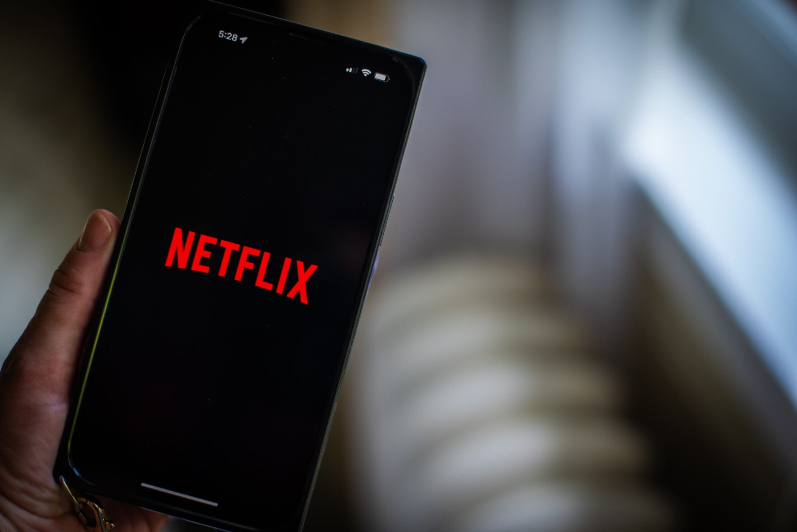 El logotipo de Netflix en un teléfono inteligente arreglado en Hastings-On-Hudson, Nueva York, EE.UU.