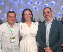Dumek Turbay, alcalde electo de Cartagena; Luz María Zapata, directora ejecutiva de Asocapitales; y Sergio Díaz Granados, presidente ejecutivo de CAF
