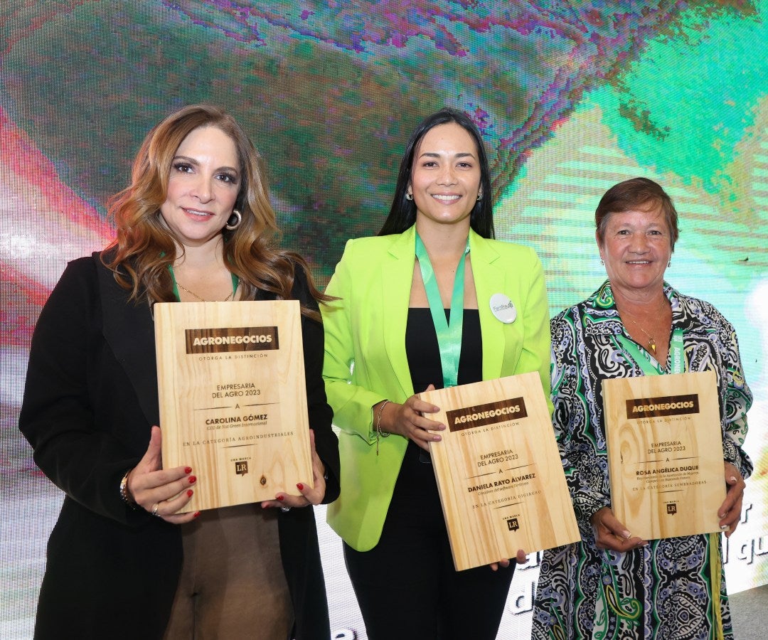 Carolina Gómez, CEO de Nat Green International; Daniela Rayo, creadora de Fertirayo; y Rosa Duque, representante legal de la Asociación de Mujeres Buscando Futuro