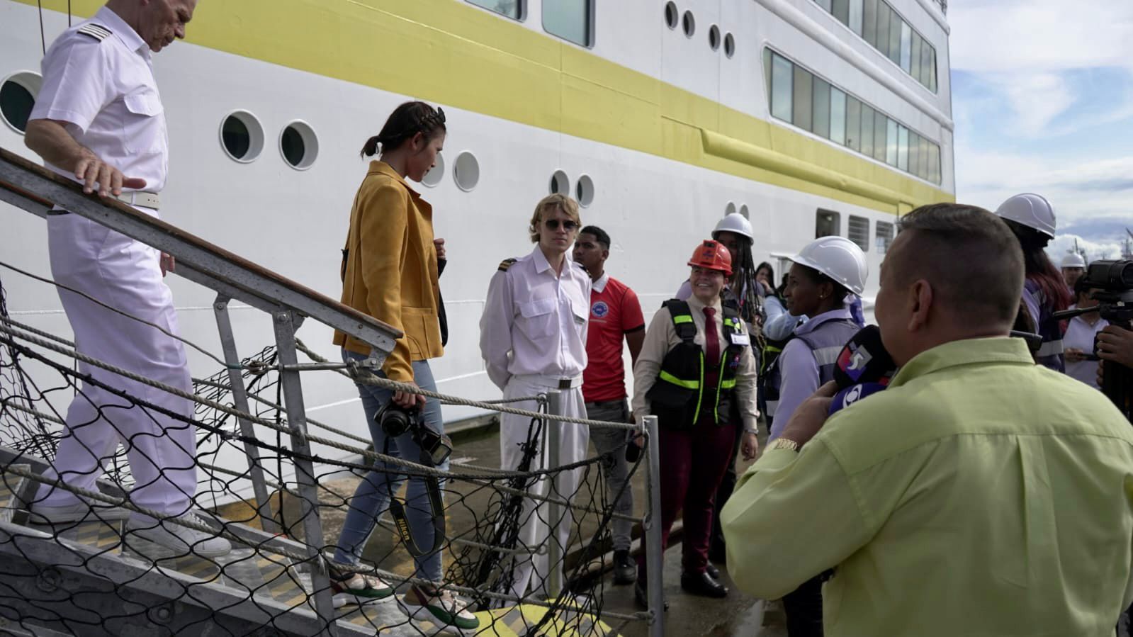 Llegada de los turistas al puerto de Buenaventura