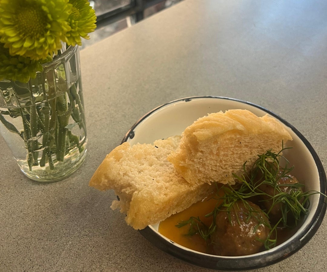 Albondiguitas vermuteras al estilo porteño