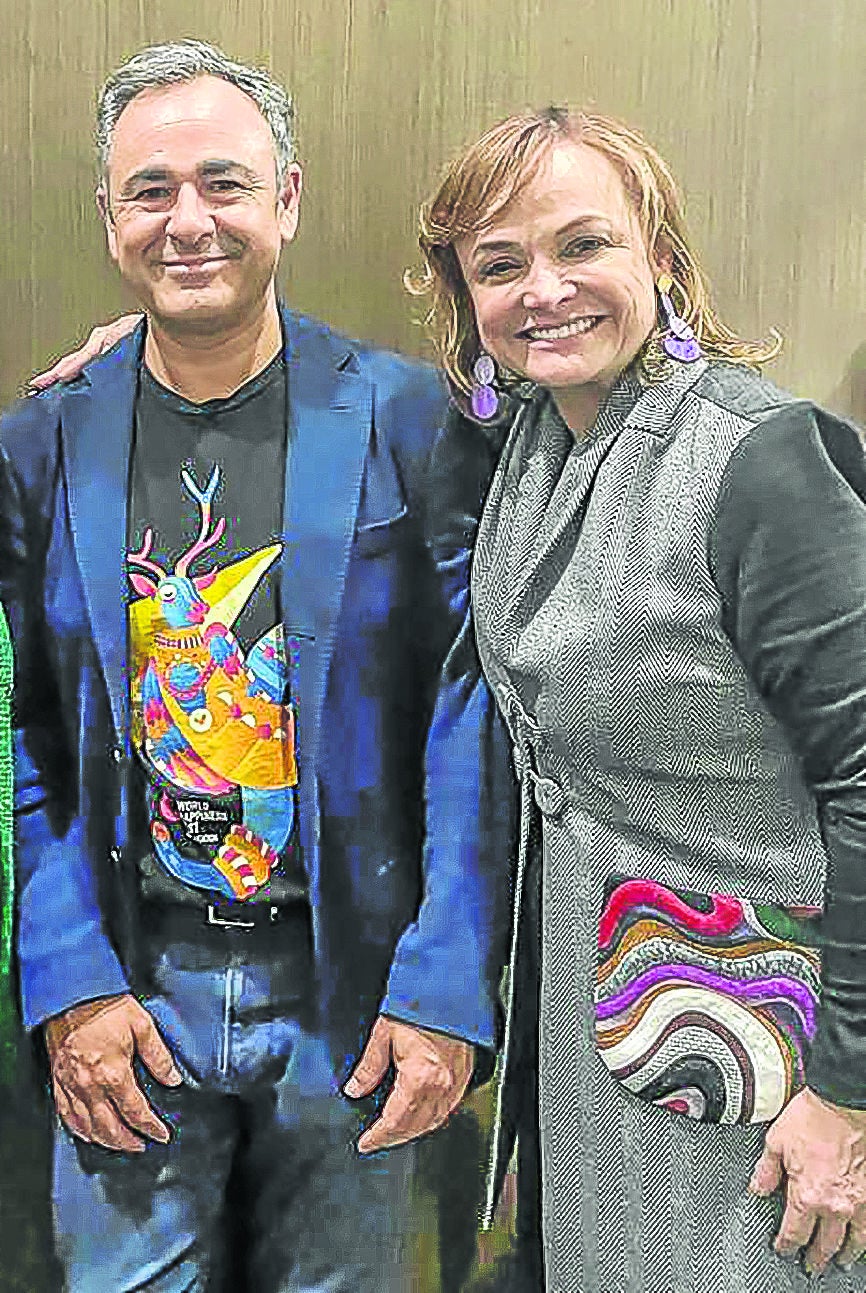 Luis Gallardo creador del Happytalismo; y Livi Betancur, VP talento humano de Seguros Bolivar.