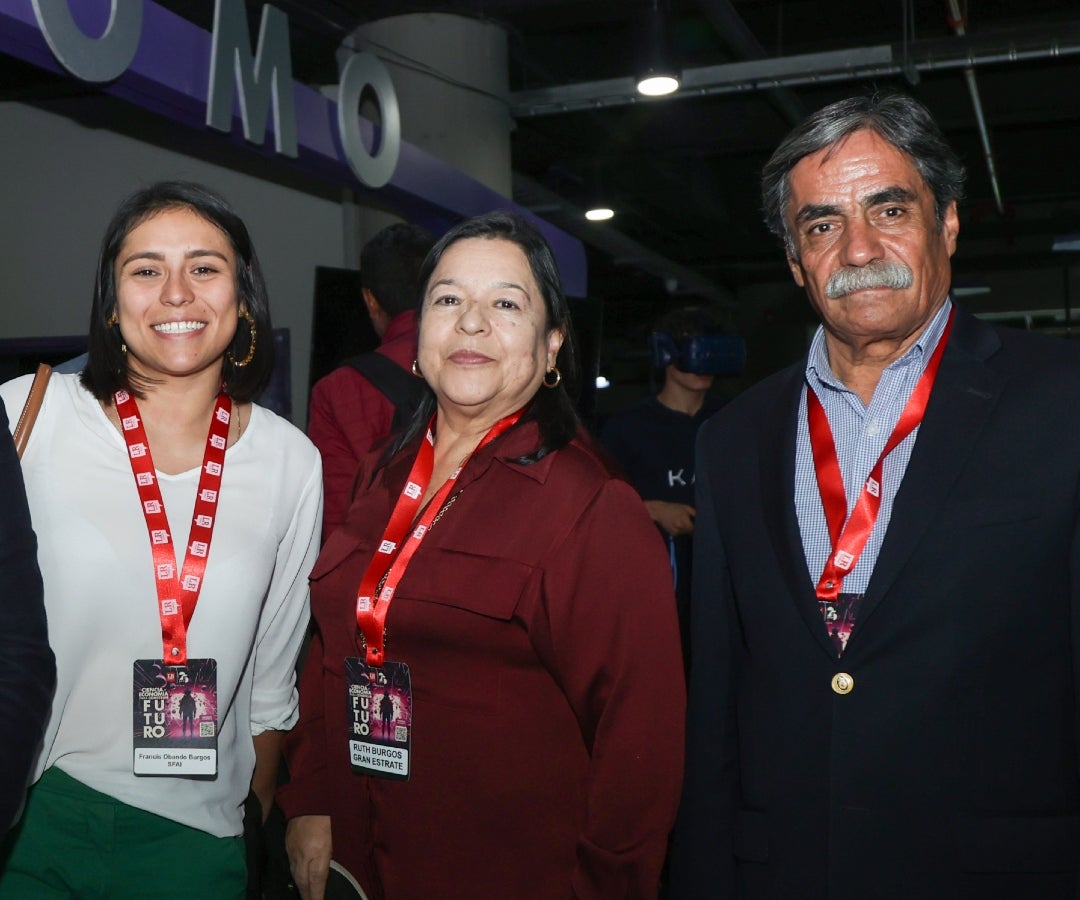 Francis Obando Burgos, de Sfai; Ruth Burgos, Grand Strategy; y José Agustín Obando, de Global Estrategia.