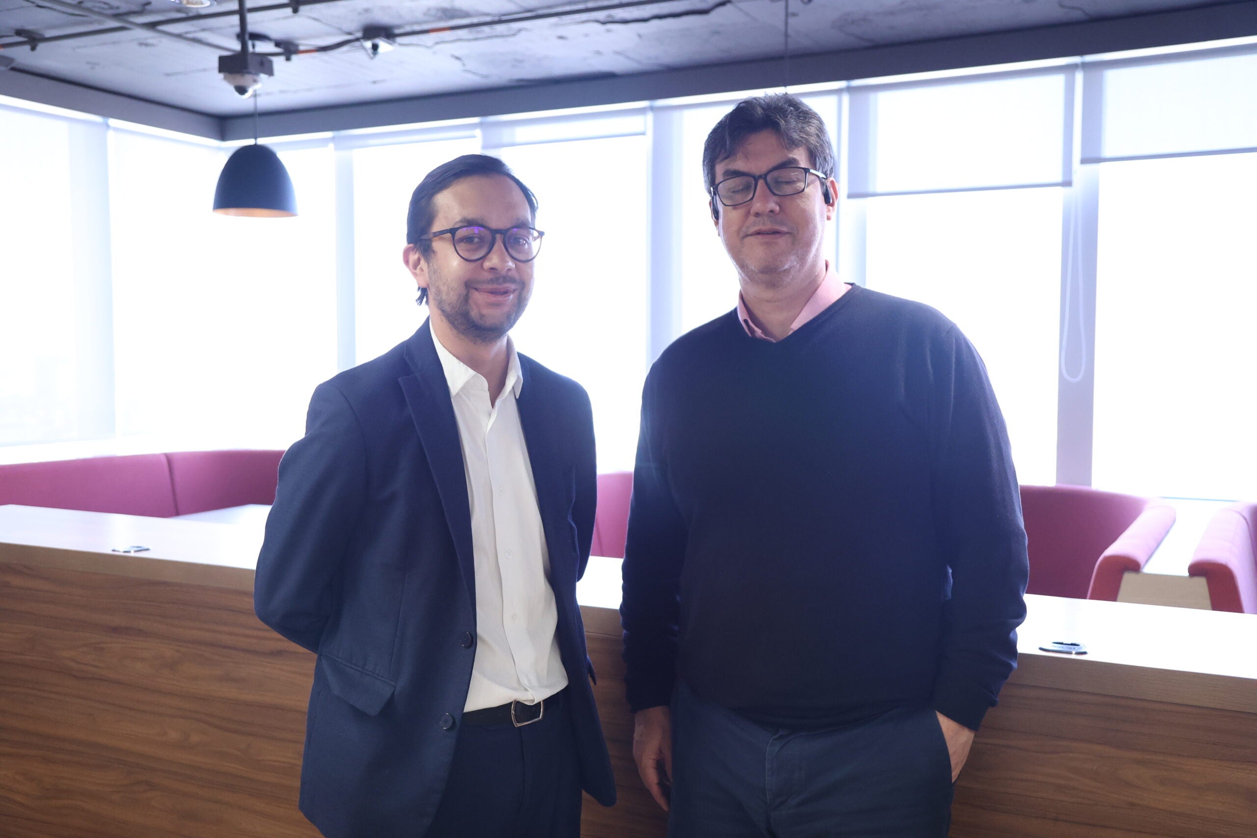 Gabriel Angarita, asesor de la Dirección General política macroeconómica de MinHacienda; y José Alejandro Herrera, subdirector General de Inversiones, Seguimiento y Evaluación del DNP.