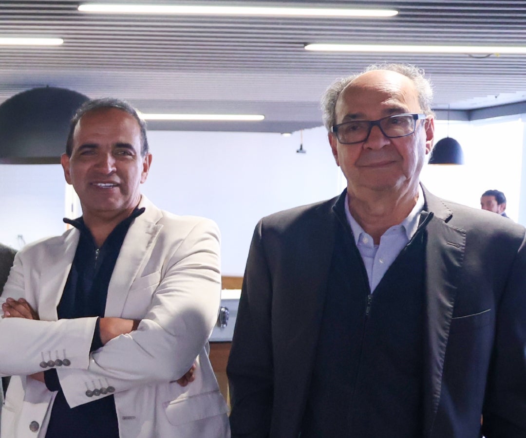 Jorge Enrique Sáenz, profesor; y Diego Otero Prada, vicepresidente de la junta directivade la Academia de Ciencias Económicas, también hicieron parte del Foro.