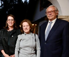 Carolina Wiesner, dir. del Instituto Nacional de Cancerología; Elsa Koppel de Ramírez, miembro junta directiva de Smob; y Carlos Roberto Pombo, presidente de la Smob.
