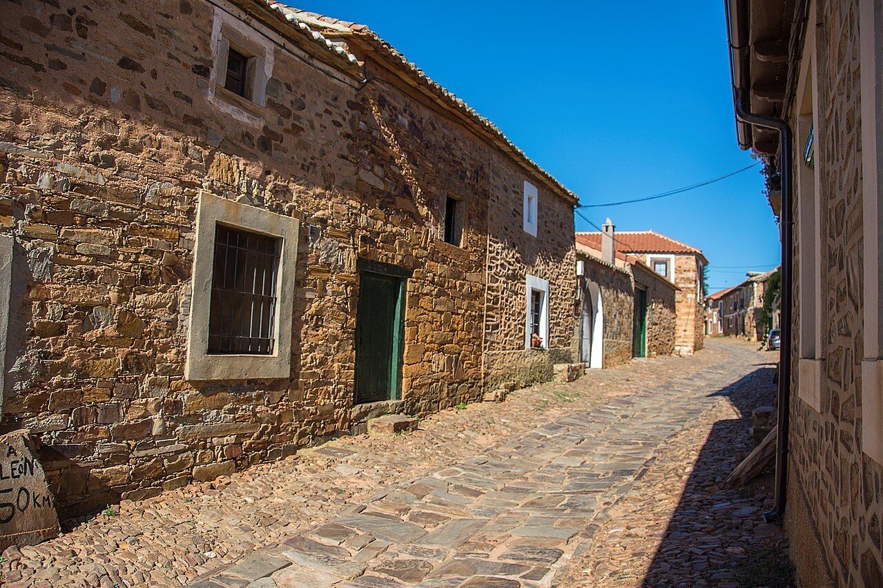 10. Castrillo de los Polvazares, León