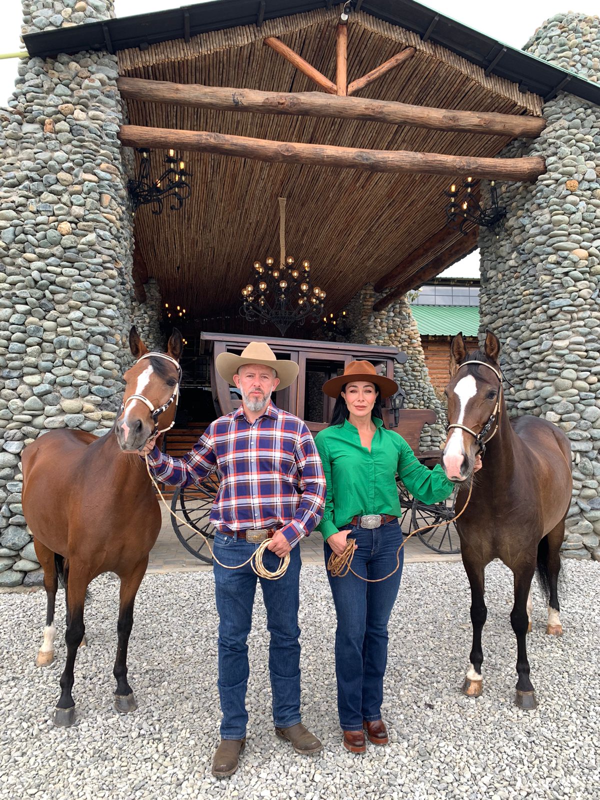 Juan David Posada y Catalina Yepes, dueños de 'La Enterradora'