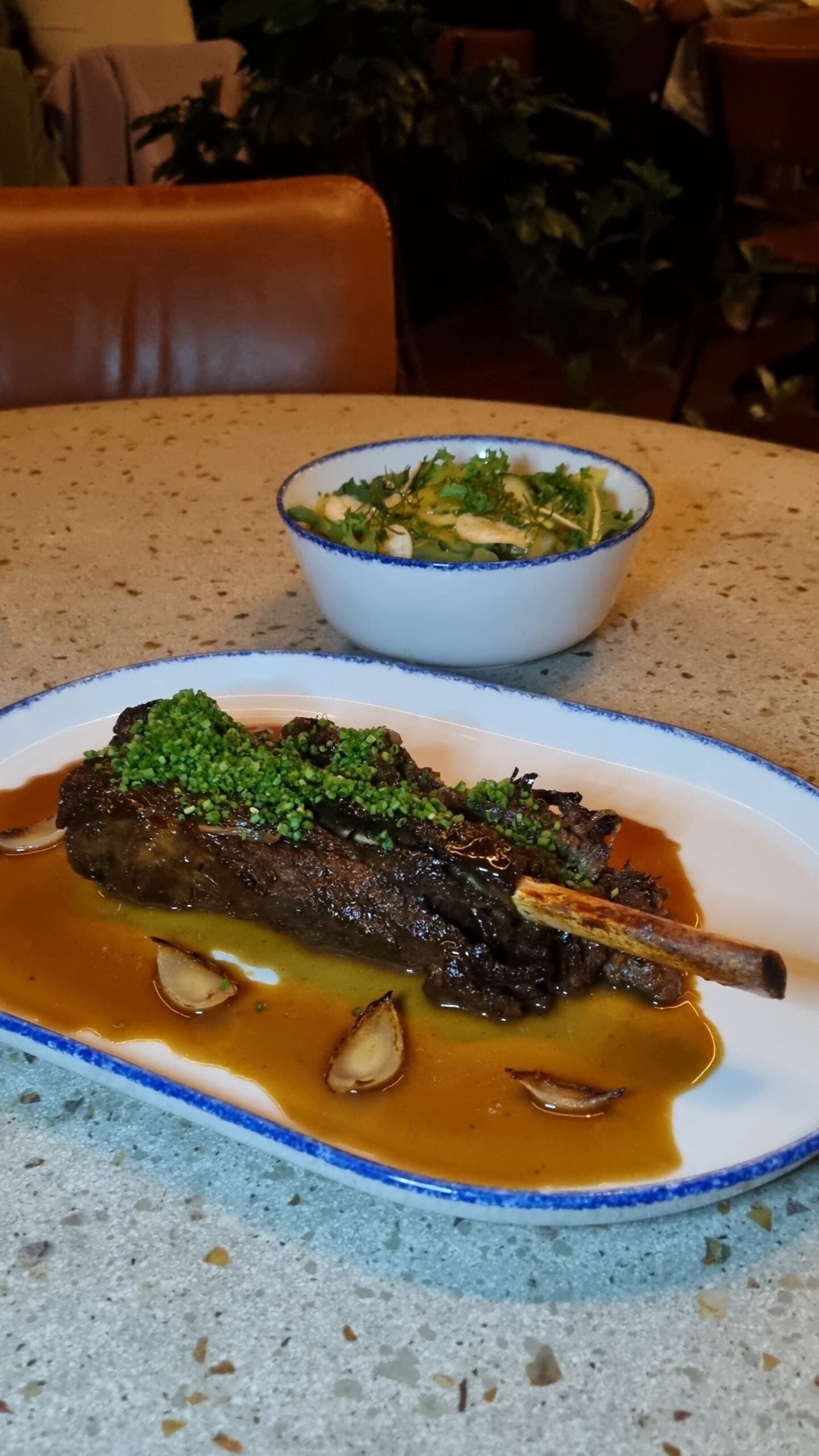 Costilla de res en cocción lenta