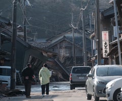 Daños tras el fuerte terremoto que sacudió el noroeste de Japón