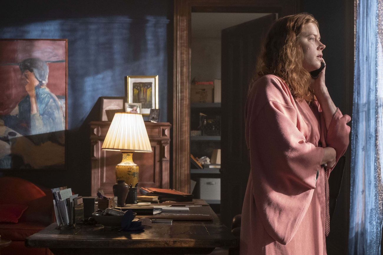 La mujer en la ventana