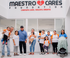 Fundación Maestro Cares, dirigida por Marc Anthony y Henry Cárdenas, CEO de CMN, Inc. y principal inversionista del Coliseo MedPlus
