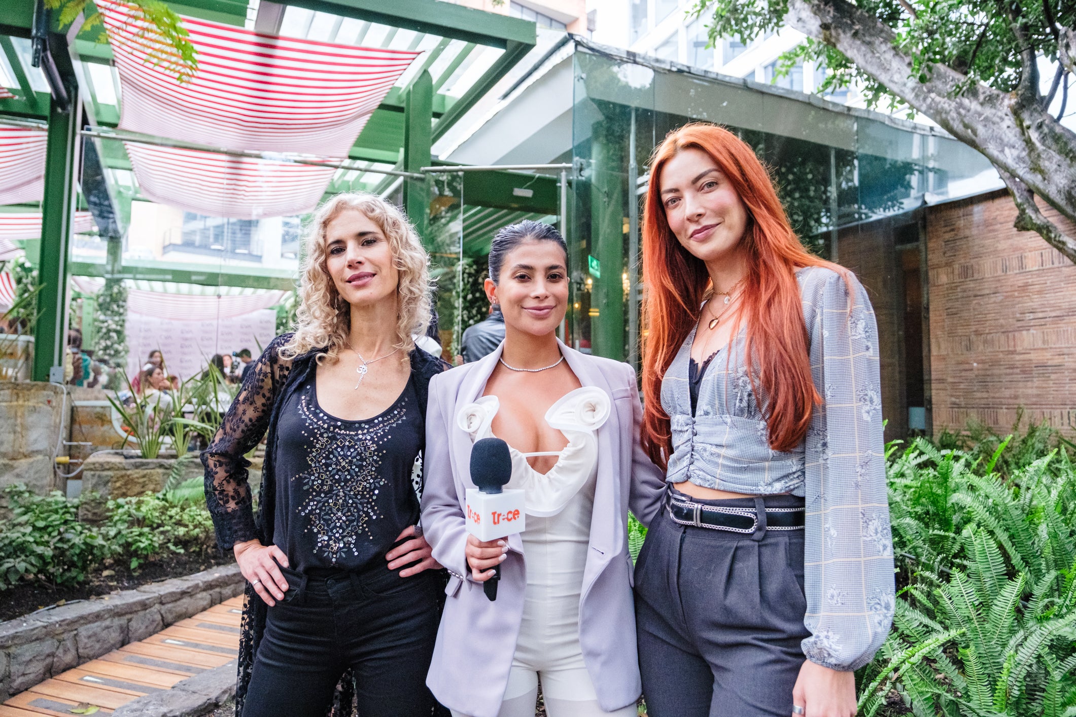 La actriz Tatiana Renteria; Melissa Murillo, presentadora de Canal 13, y la actriz Norma Nivia