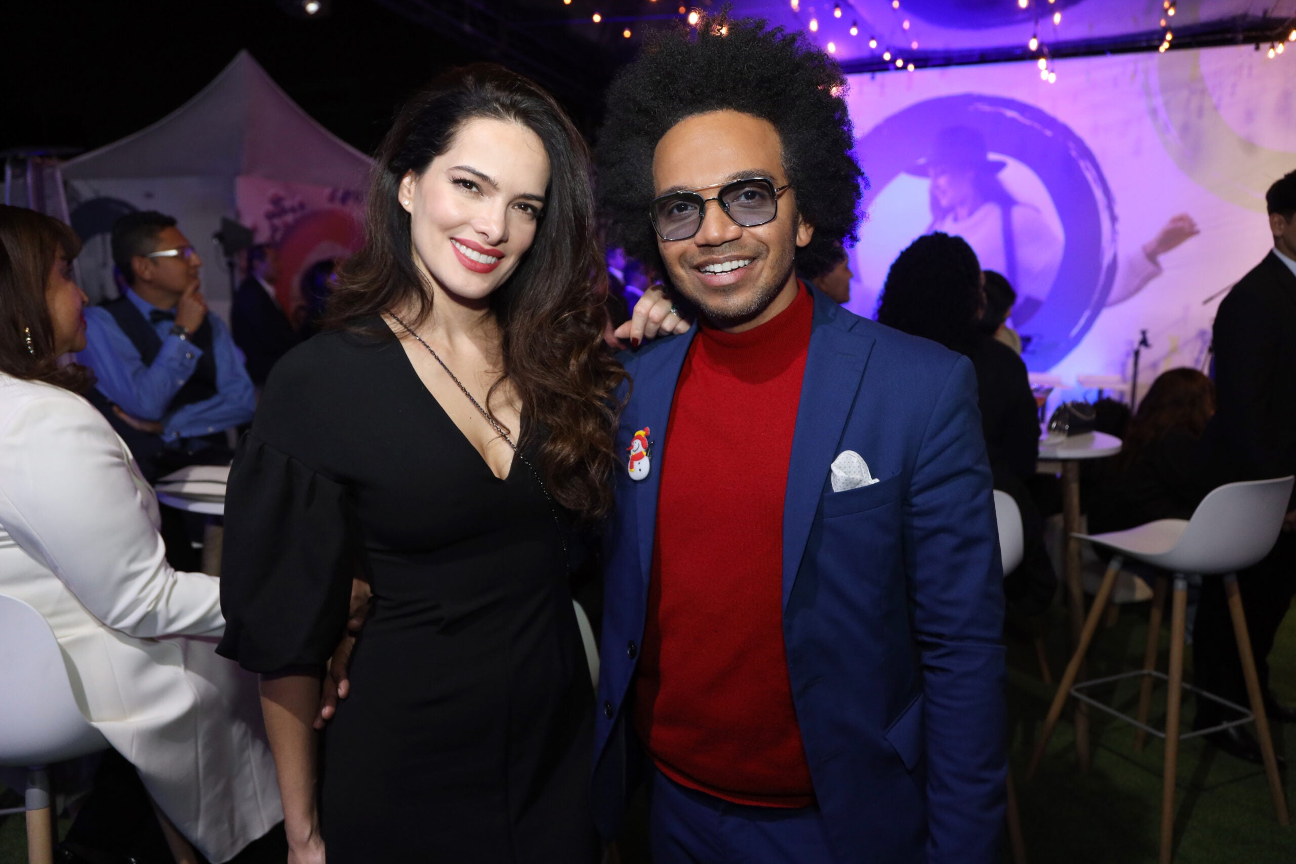 Los actores Angela Piedrahita y Roy Morales.