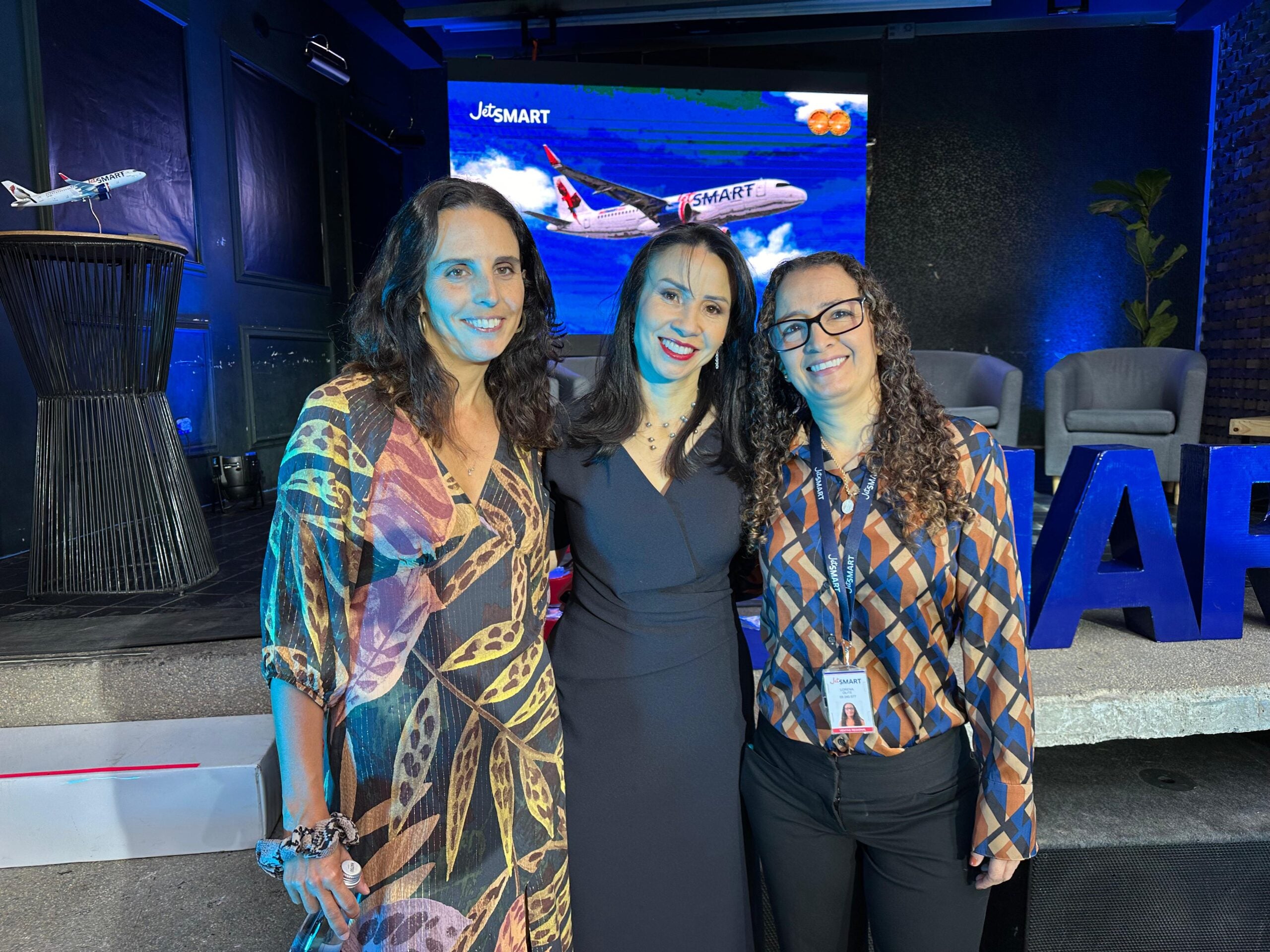 Catalina Castillo, gerente de network plannnig; Lorena Olite, jefe de mercados internacionales; y Carolina Ruiz, gerente comercial.