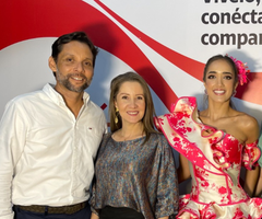 Edwin Morales, gerente Cuentas Estratégicas de Claro; Beatriz Zapata, director Grandes Cuentas de Claro; y Melissa Cure, reina del Carnaval de Barranquilla.