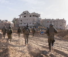 Soldados israelíes operan en la Franja de Gaza, en medio del conflicto en curso entre Israel y el grupo islamista palestino Hamás