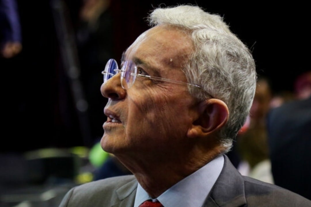 Uribe le respondió al presidente Gustavo Petro sobre pago de impuestos en sus tierras