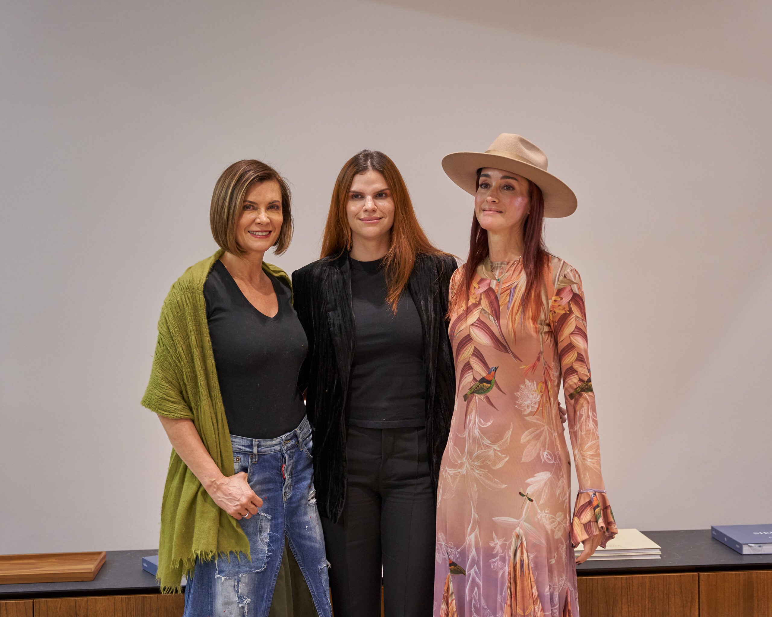 Viena Ruiz, presentadora y actriz; María Camila Valencia, relacionista pública; y Tuti Barrera, diseñadora.