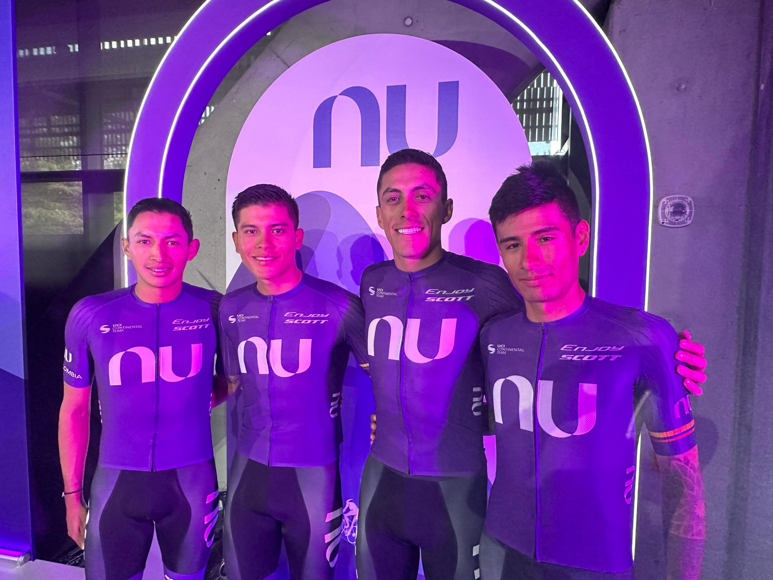 Rafael Pineda, Emerson Gordillo, Óscar Quiroz y Daniel Méndez, ciclistas del equipo NU Colombia.