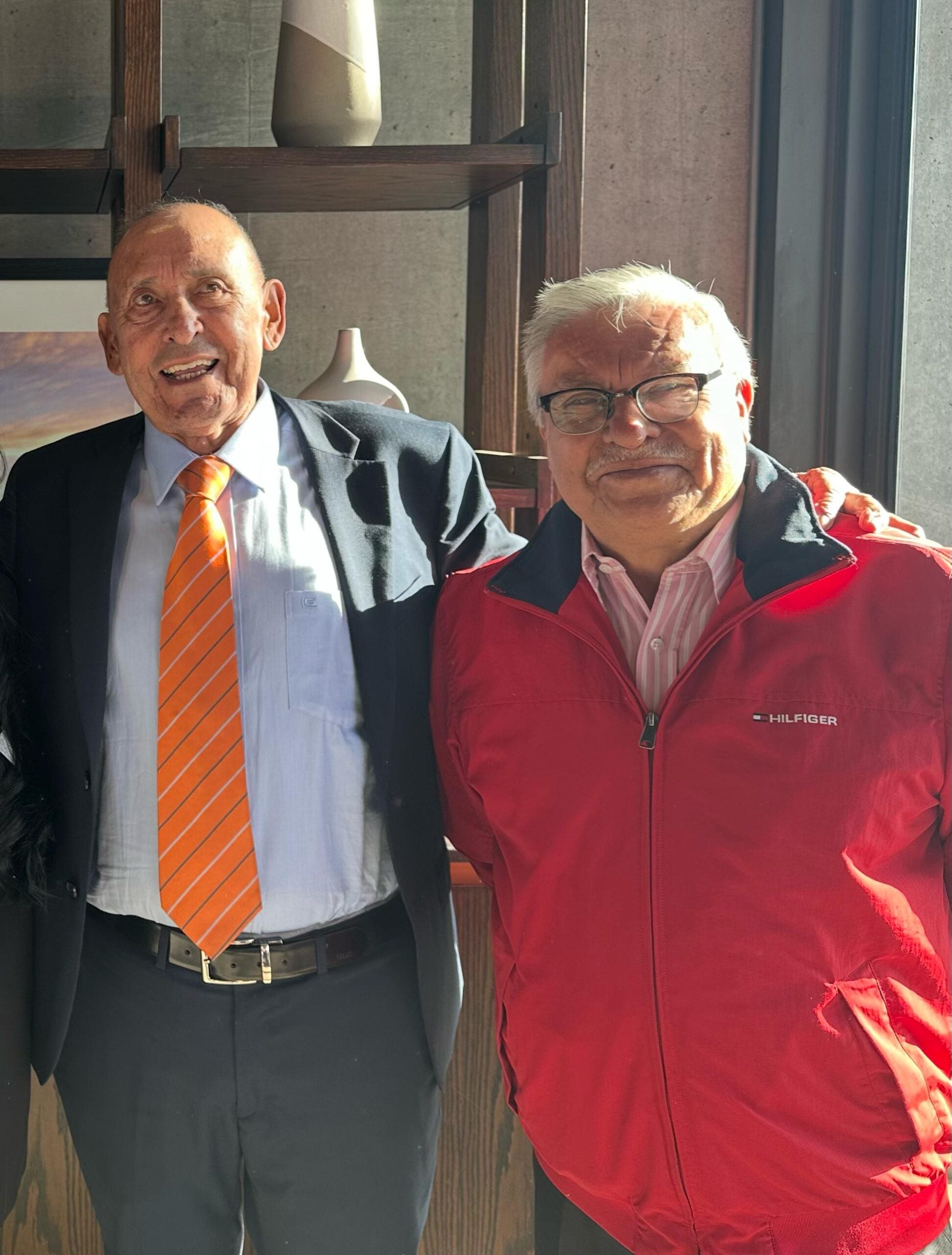 Martín Emilio Rodríguez, exciclista colombiano, y Carlos Julio Guzmán, periodista.