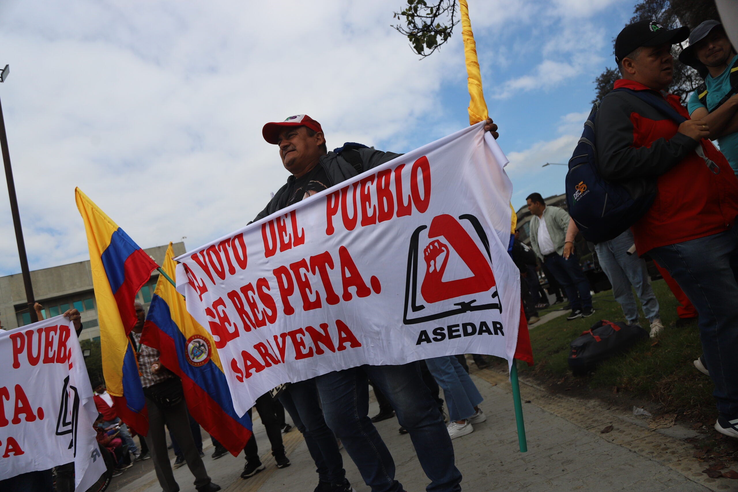 Manifestación para exigir elección de la nueva fiscal y en apoyo al gobierno