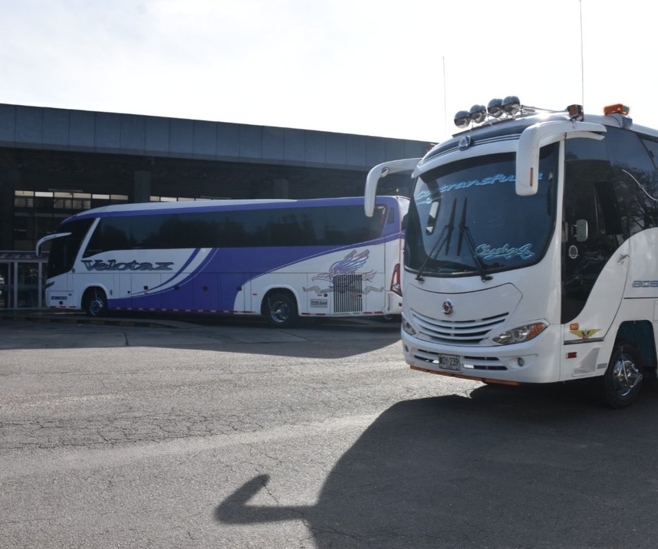 Ocho órdenes administrativas contra la Cooperativa de Transportes Velotax Limitada