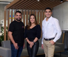 Carlos Marín (Country Manager de Pomelo Colombia), Adriana Cárdenas (Gerente General Visa Colombia) y Alfredo Prieto (CEO de Guama).