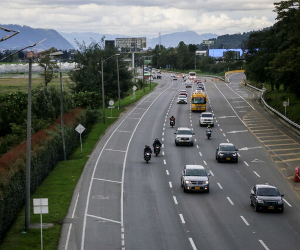 Asesoría de Dentons a firma española por la compra de una autopista en Barranquilla