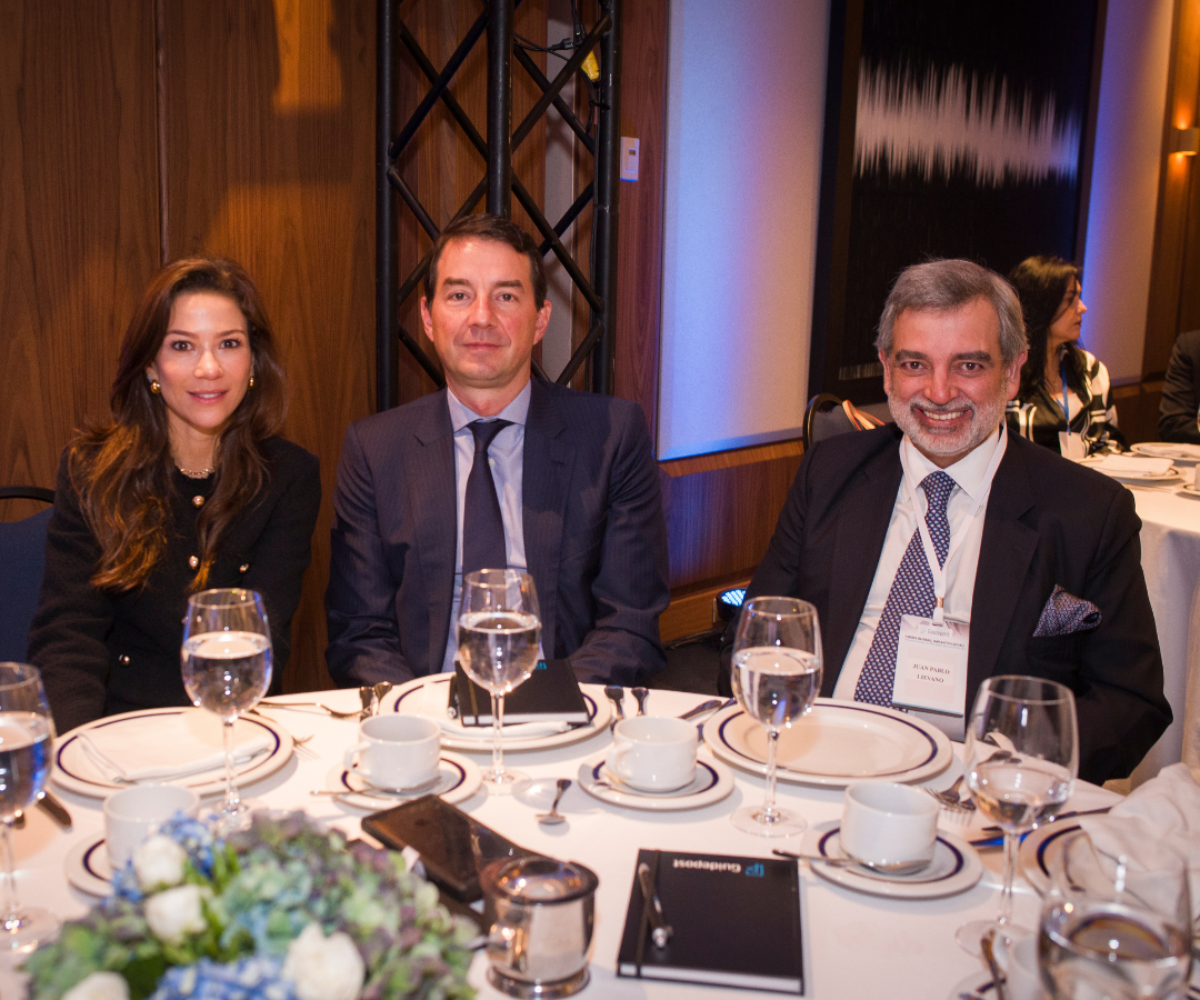 María Claudia de la Ossa, socia de Global 66; Juan Antonio Pungiluppi, director de Teka Capital; y Juan Pablo Liévano, exsuperintendente de Sociedades.