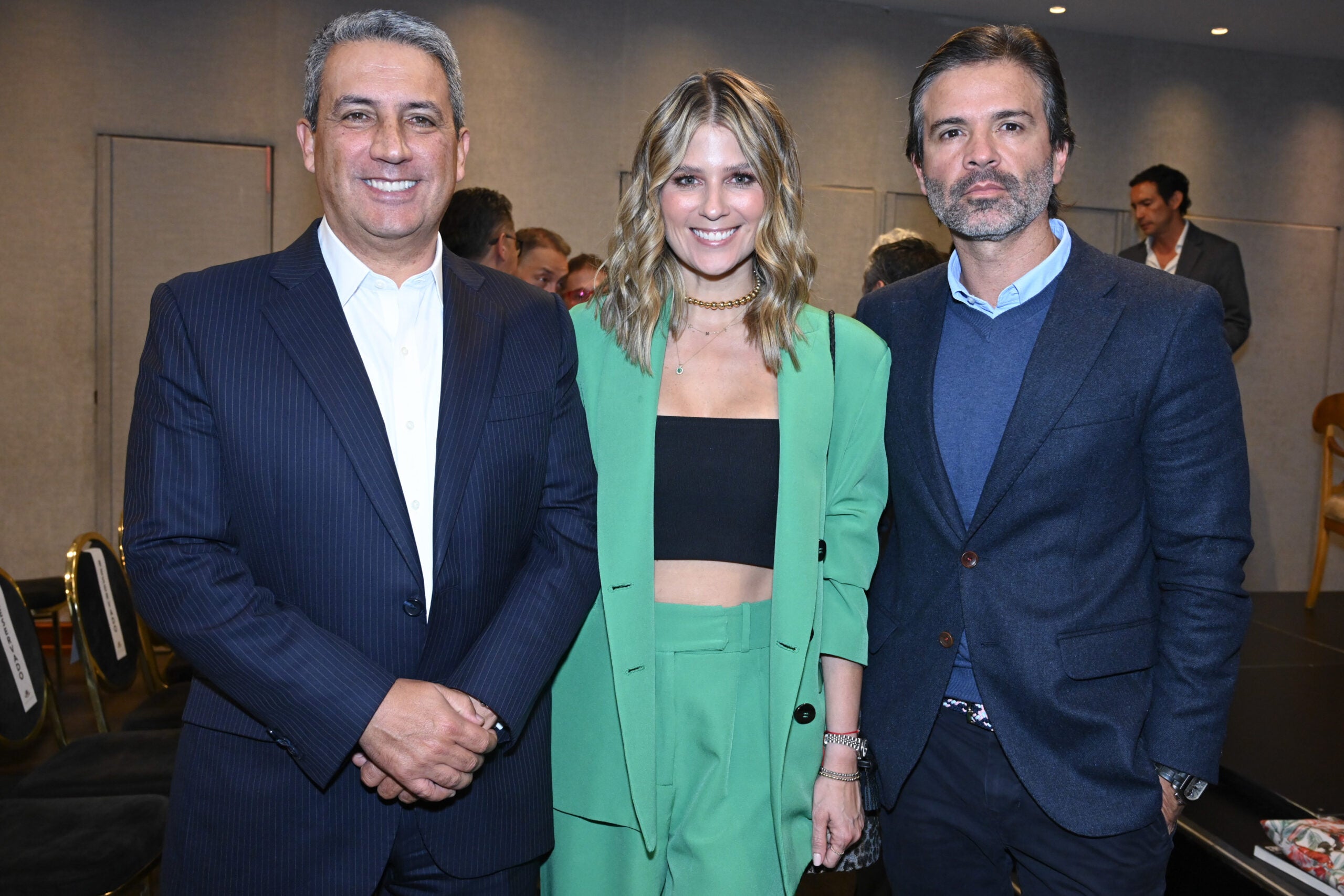 Fernando Jaramillo Giraldo, presidente de la Dimayor; Andrea Guerrero; periodista, presentadora y directora de Deportes RCN; y Benjamín Romero, vicepresidente ejecutivo del Atlético Nacional.