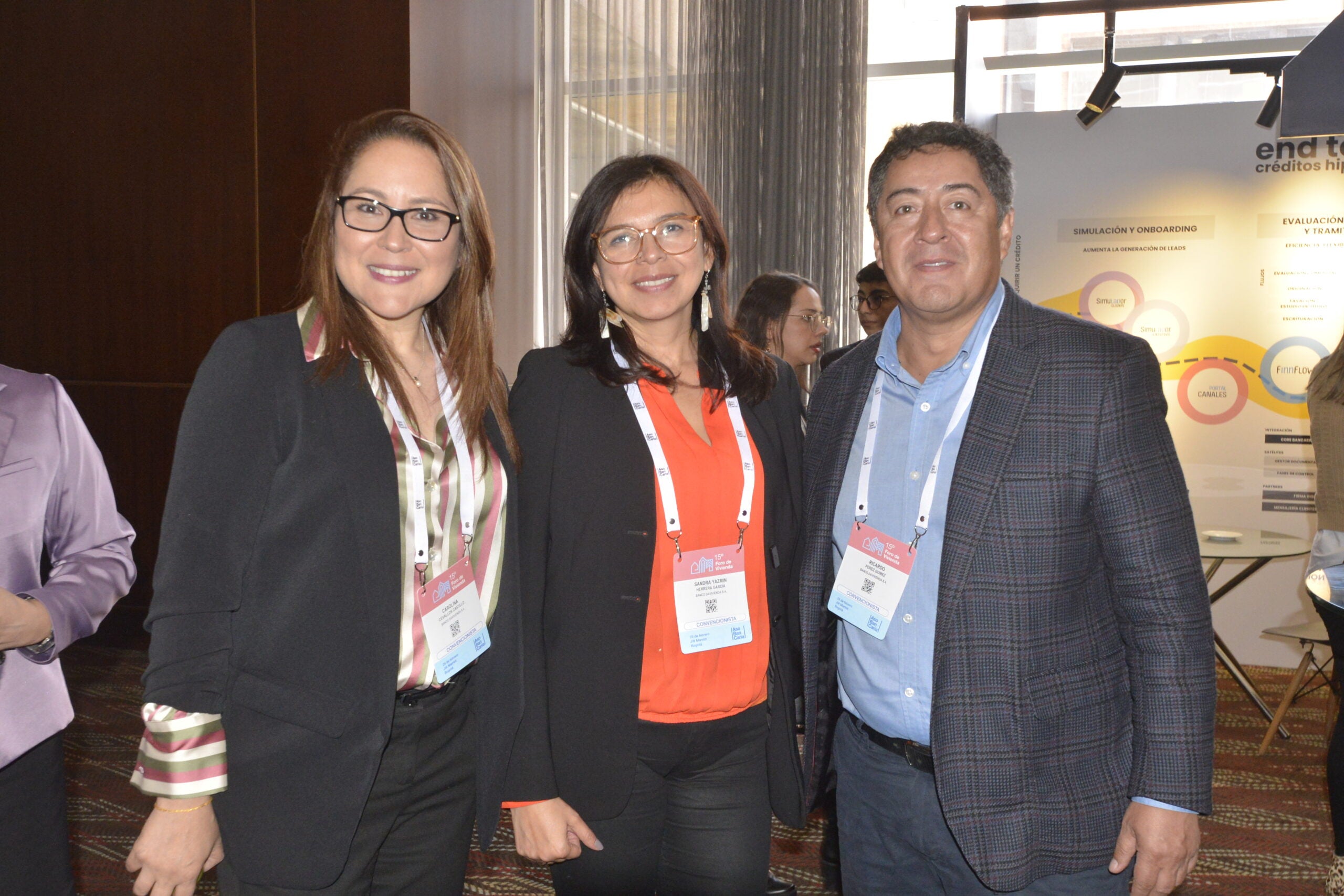 Carolina Ceballos, gerente comercial Fiduciaria Davivienda; Sandra Herrera, jefe Crédito Constructor Davivienda; y Ricardo Pérez, director de crédito Constructor Davivienda.