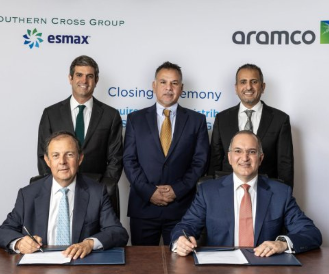 Directivos de Aramco y Esmax sellan el acuerdo