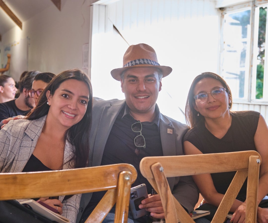 Paula Ramírez, profesional de la iniciativa de impacto corporativo en Latimpacto; Álvaro Mur, gerente de Red de Impacto Latam; y Rossnaira Martínez, content Manager en Red de Impacto Latam.